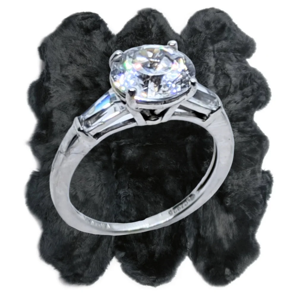 Three-Stone Round CZ Statement Ring in Sterling Silver Size 9. NWOT